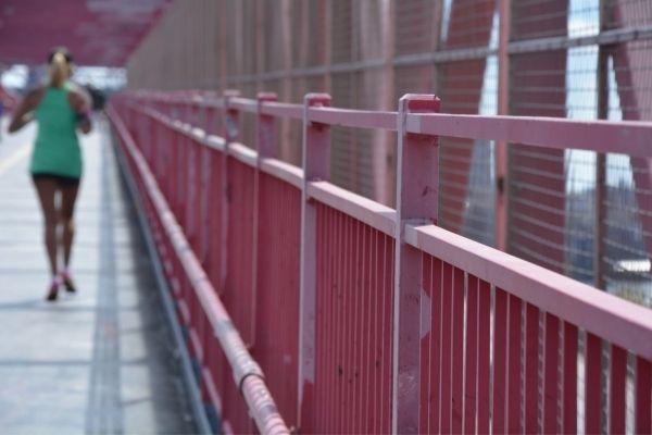 Acceso peatonal puente