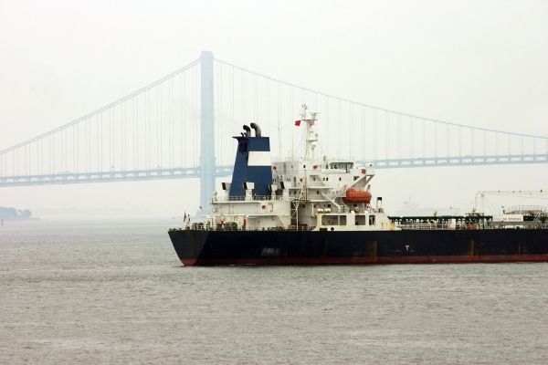 Barcos en la bahía de Nueva York Trafico maritimo Nueva York