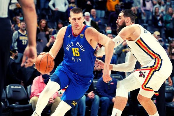 jugada partido nuggets